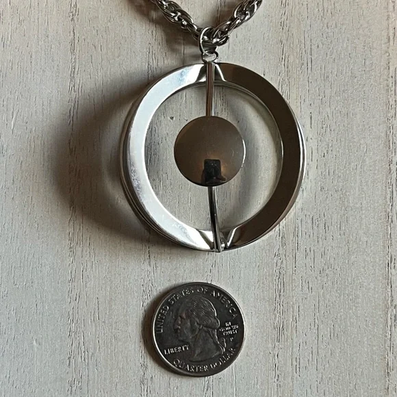 Funky Metal Necklace - Picture 2 of 6